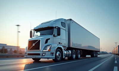 Camion de fret moderne stationne au centre logistique sous jour naturel