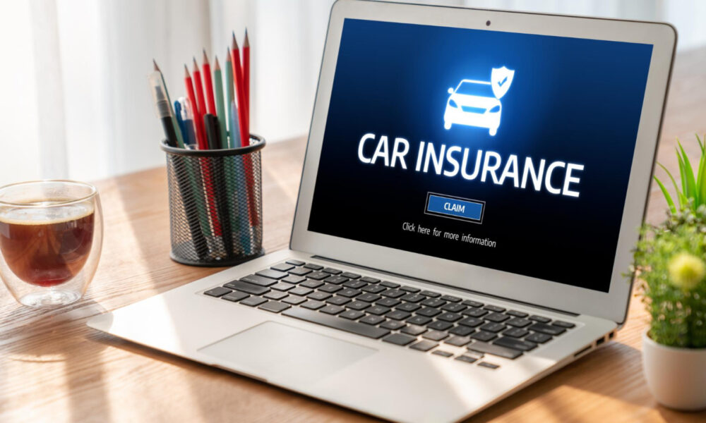L'importance de vérifier régulièrement les tarifs d'assurance auto affichés par les assureurs